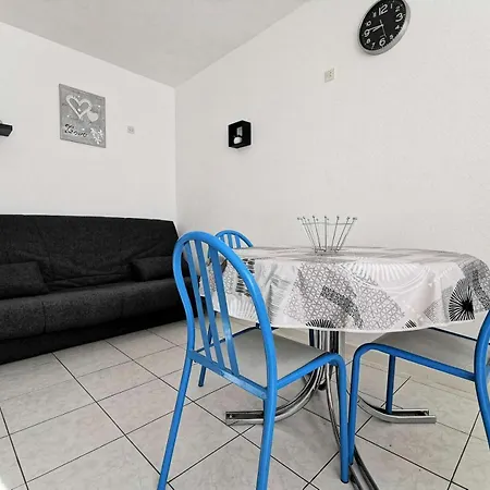 Apartment Les Terrasses Du Port - 2 Pieces 4 Couchages Port Mae-5514 *